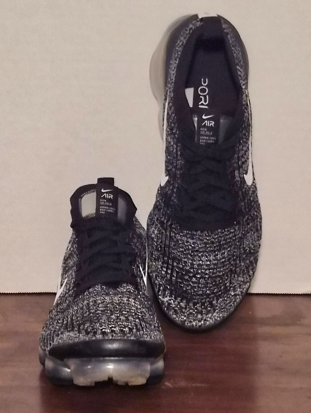 Nike Air Vapormax Plus Flyknit Sneakers, Mns 9.5, Blk/Wht, Exc. Pre owned Cond!